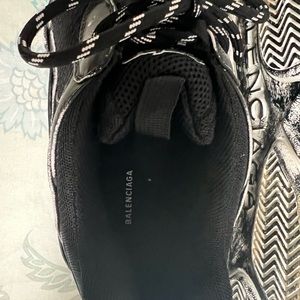 Balenciaga triple s sneaker 10